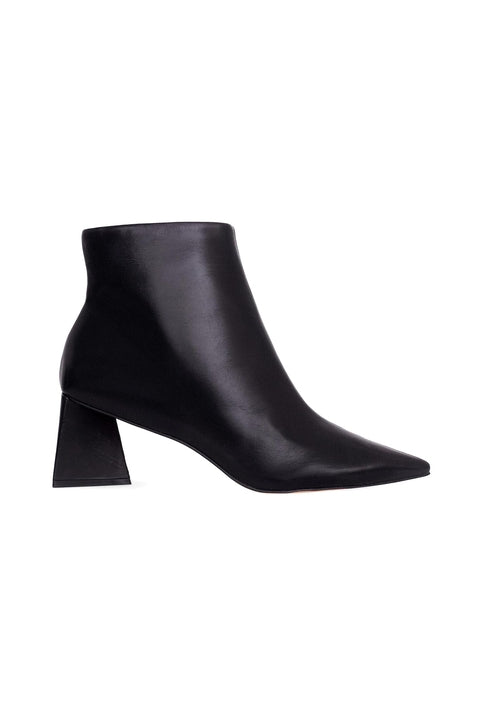 fachgo | Black Sheepskin Leather Ankle Boots Mabea – Women’s Pointed-Toe Block
