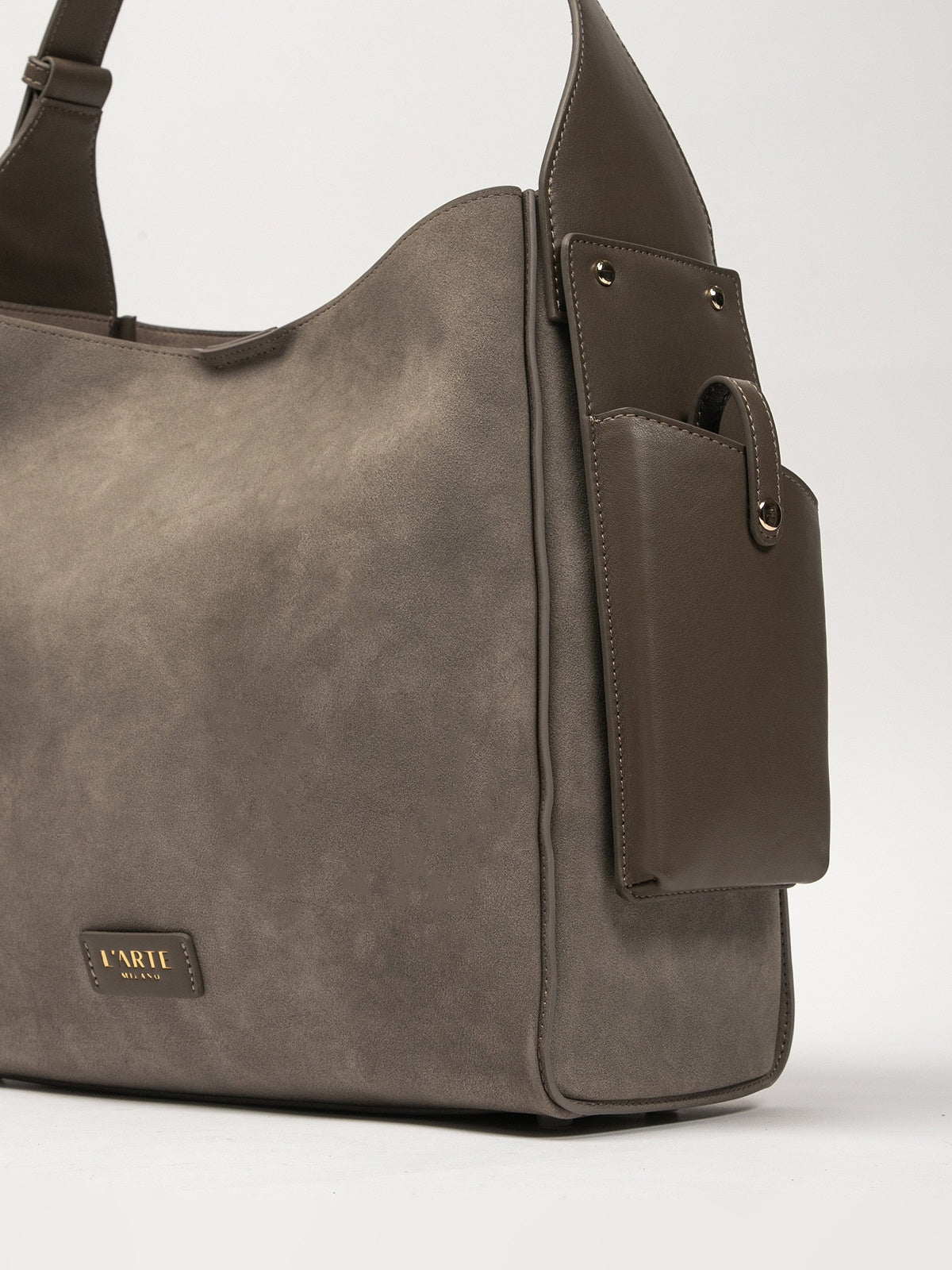 Stylish Women's handbag made of 100% suede in grey color, featuring a pocket and dimensions of 30.5x13.5x28 cm.