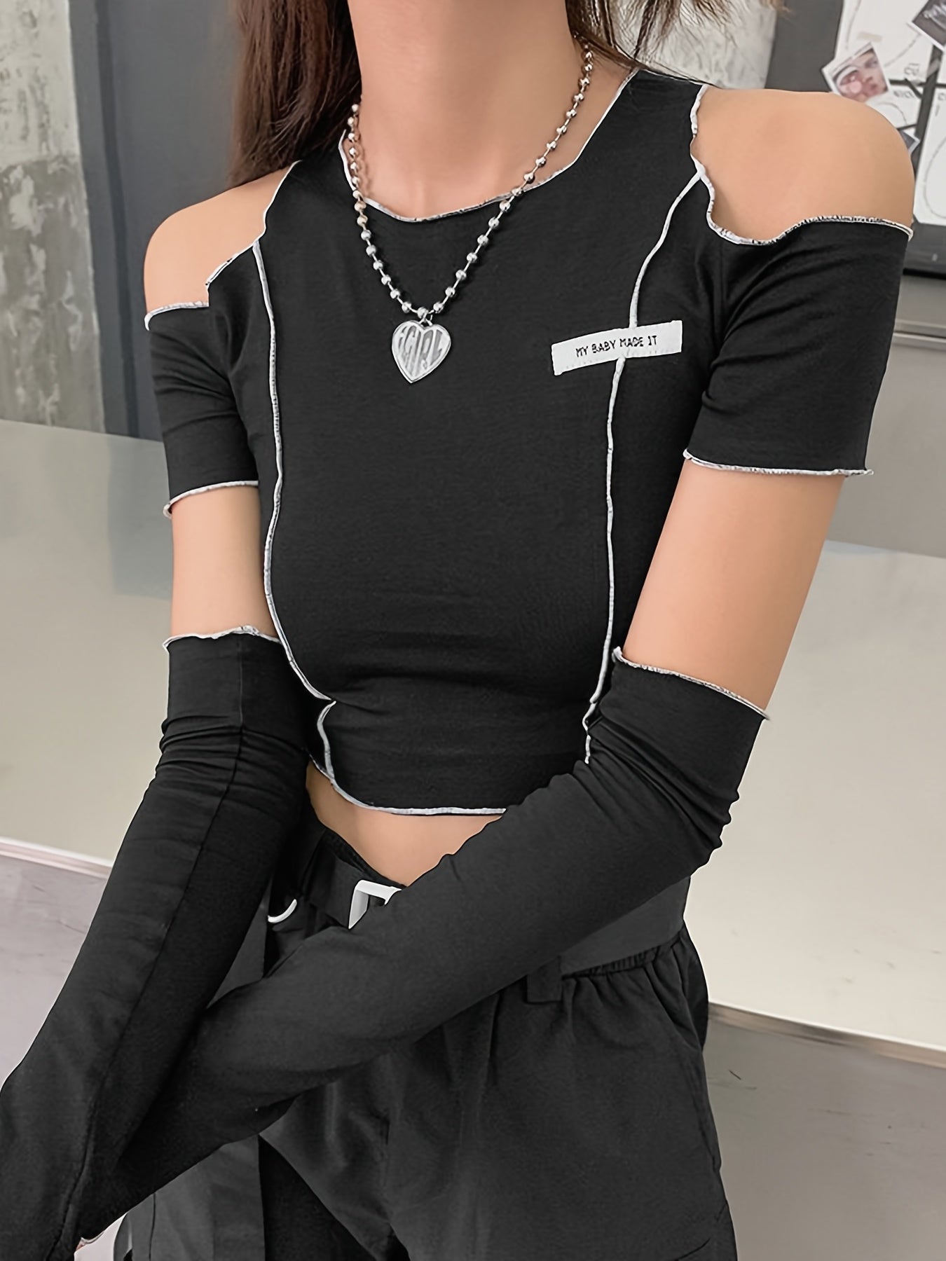 fachgo | Women’s Off-Shoulder Long Sleeve T-Shirt