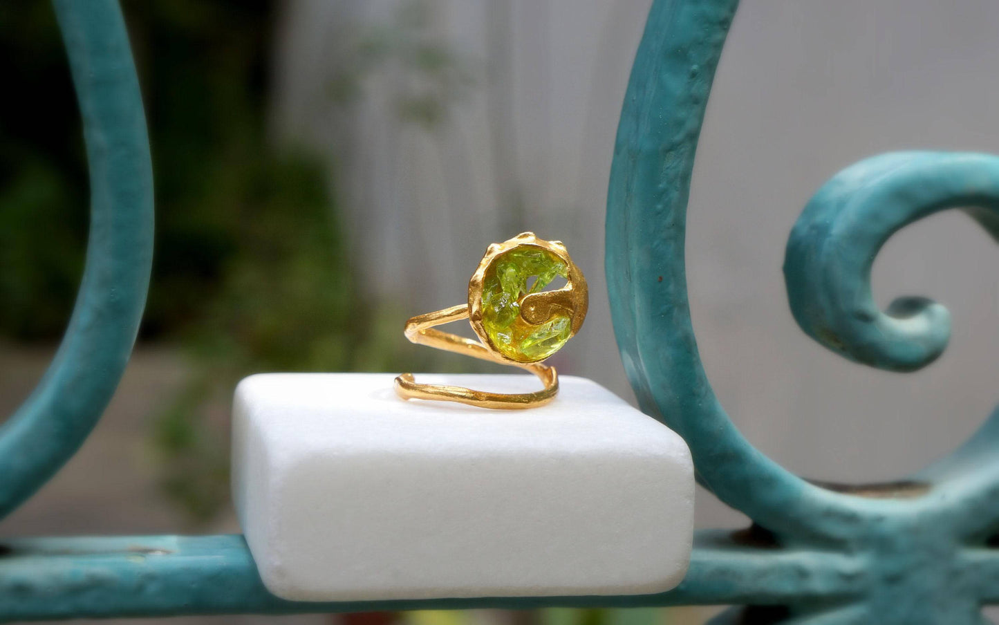 fachgo | Gold Sea Shell Ring, Gold-Plated Sterling Silver Jewelry, Murano Stone